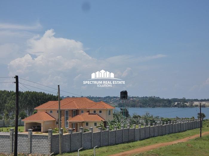 House for sale in Nkumba Entebbe road