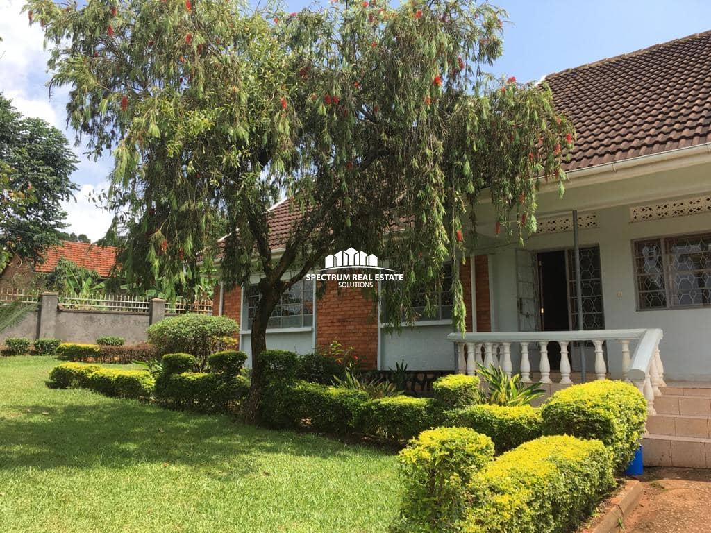 House for sale in Kiwafu Entebbe