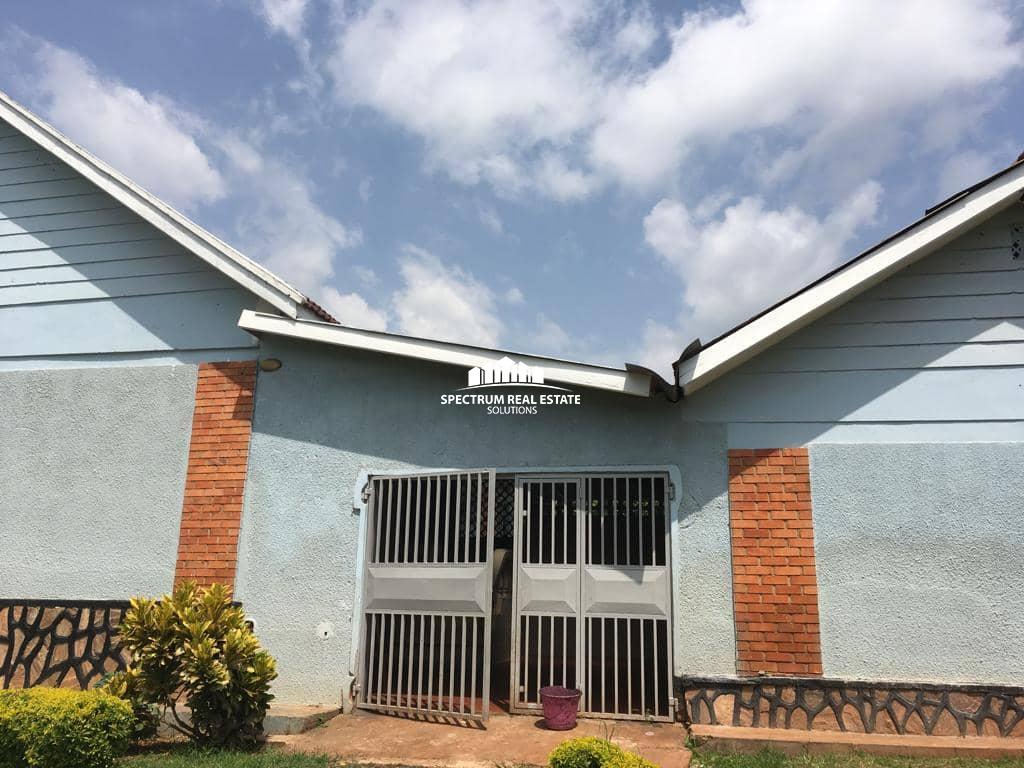 House for sale in Kiwafu Entebbe