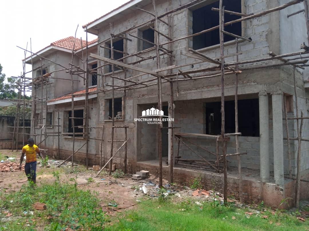 Shell house for sale in Bwebajja Entebbe road