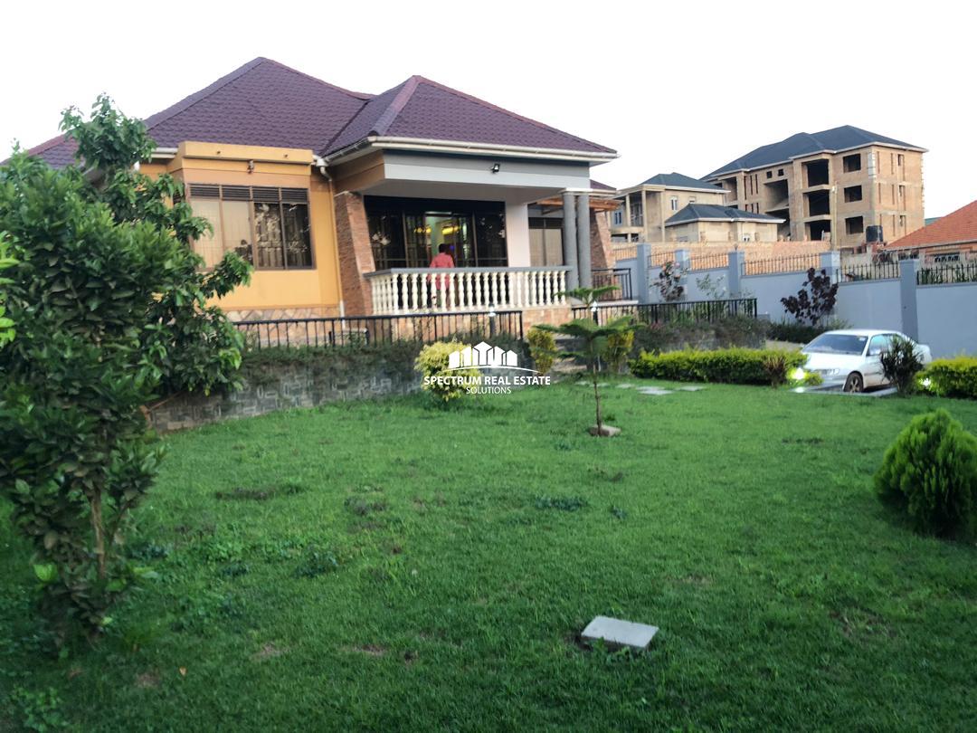 House for sale in Kira bulindo road