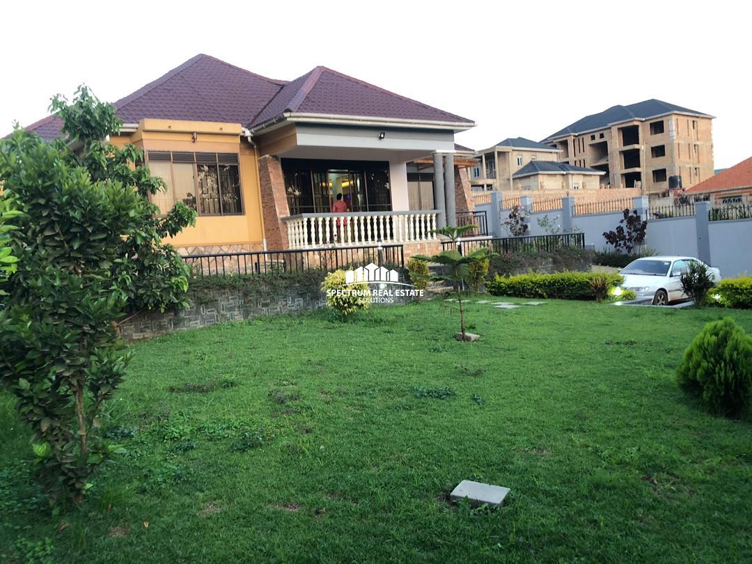 House for sale in Kira bulindo road