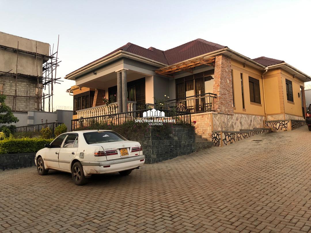 House for sale in Kira bulindo road