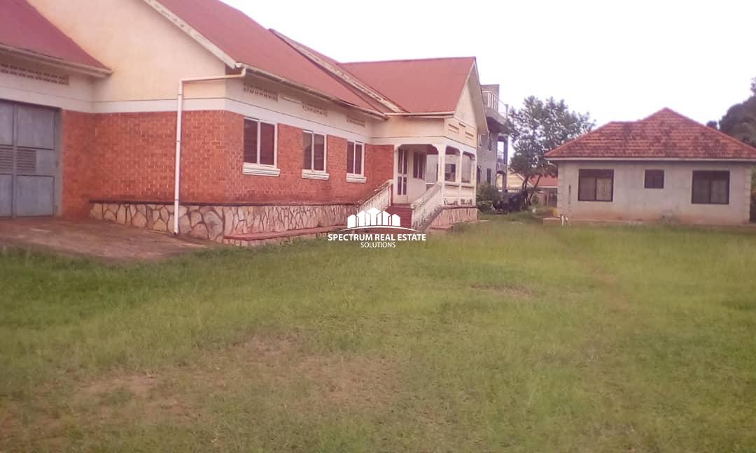 House for quick sale in Kigo Kampala