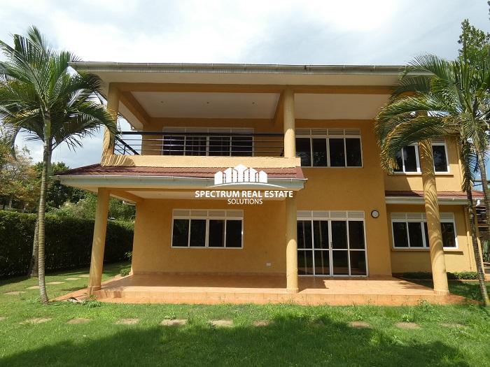 4bhr house for rent in Munyonyo Uganda