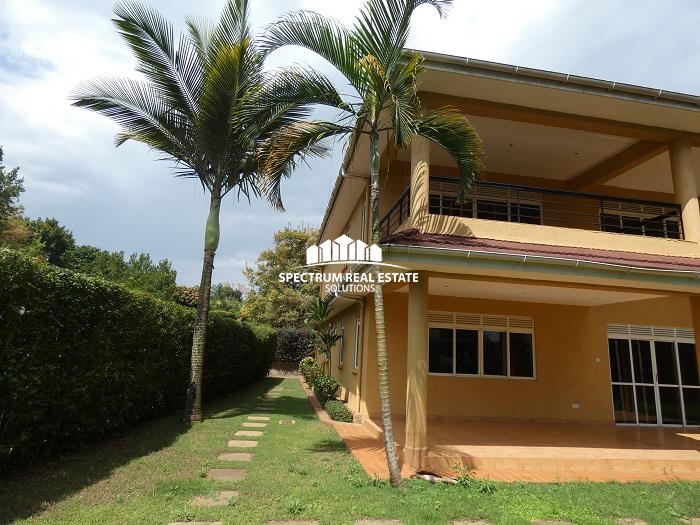 4bhr house for rent in Munyonyo Uganda