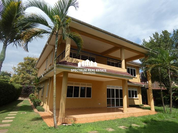 4bhr house for rent in Munyonyo Uganda