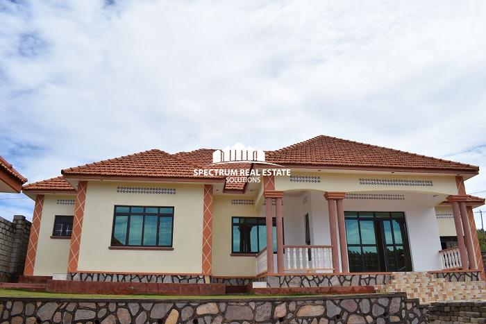 House for sale in Namulanda Entebbe road