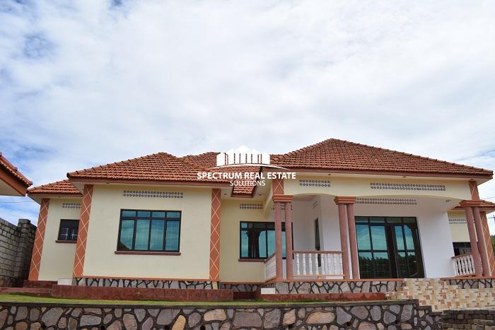 House for sale in Namulanda Entebbe road