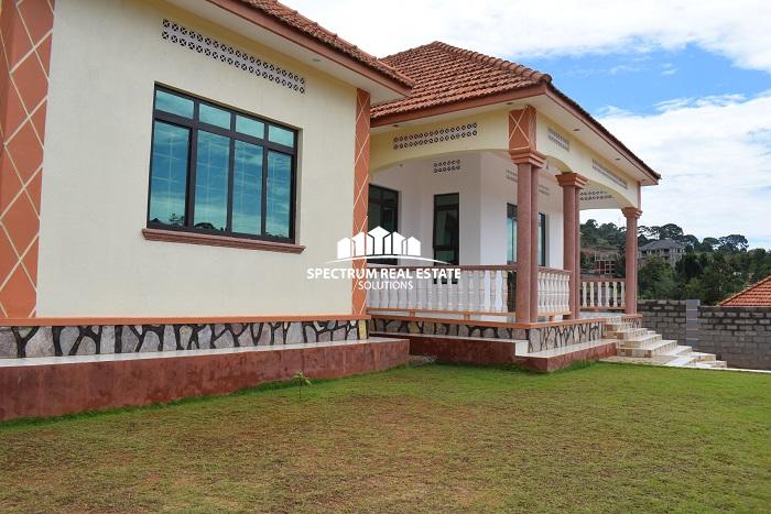 House for sale in Namulanda Entebbe road