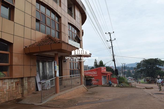 commercial building to let in Kisaasi Kampala