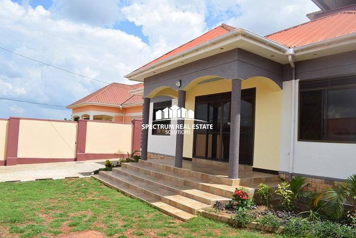 3 bedrooms house for rent in Kira town Kampala
