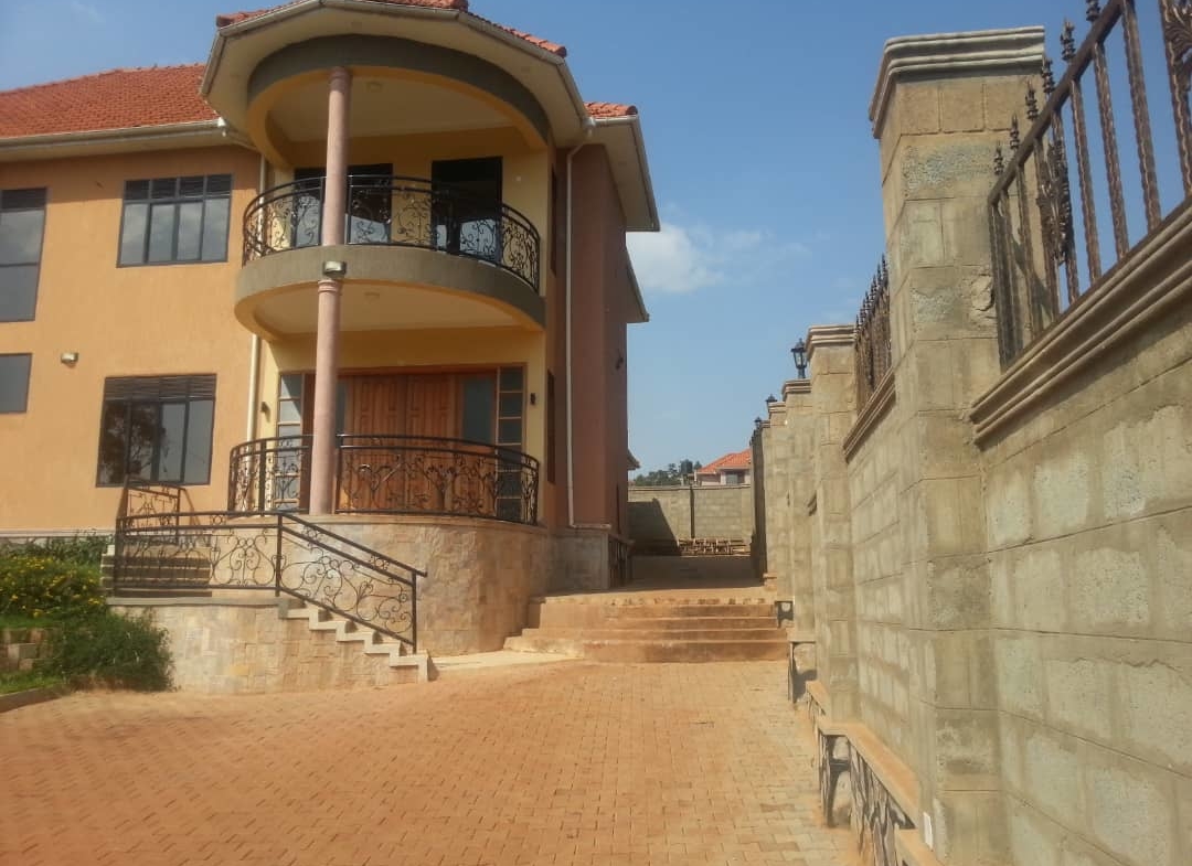 house for sale in Akright Estate Entebbe road