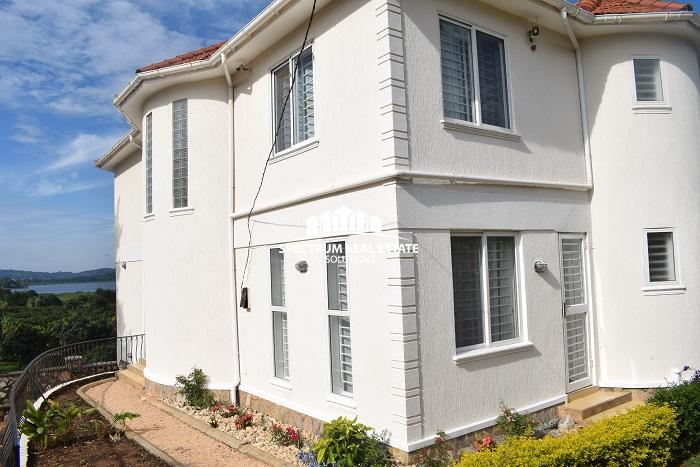 5 bedrooms residential house for sale in Garuga Kampala