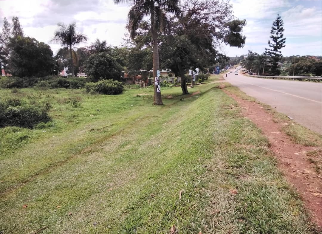This land for sale at Namulanda along Entebbe road