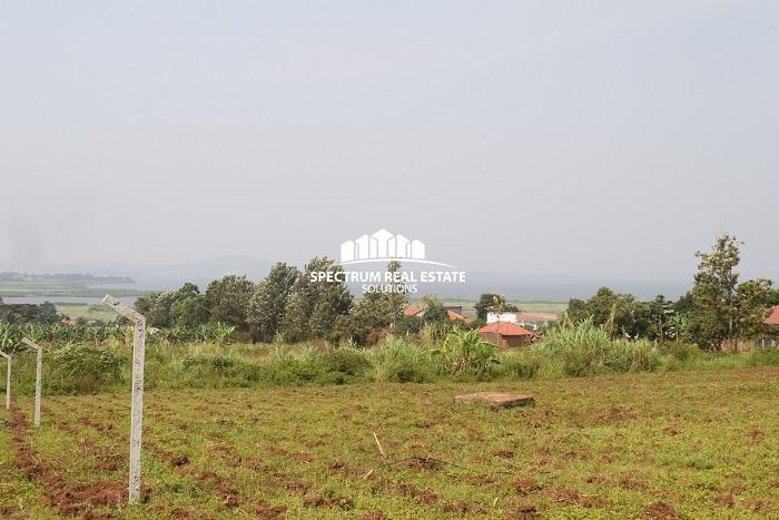 Land-for-sale-in-Bwerenga-Kawuku-Entebbe-road