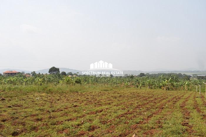 Land-for-sale-in-Bwerenga-Kawuku-Entebbe-road