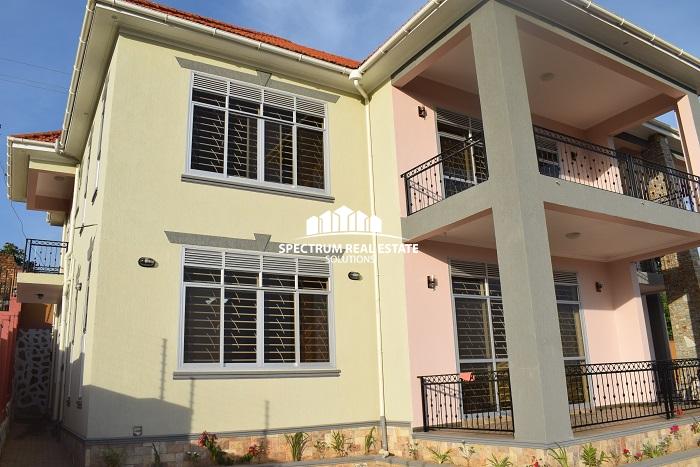 5 BEDROOMS HOUSE FOR SALE IN BWEBAJJA AKRIGHT- ENTEBBE ROAD