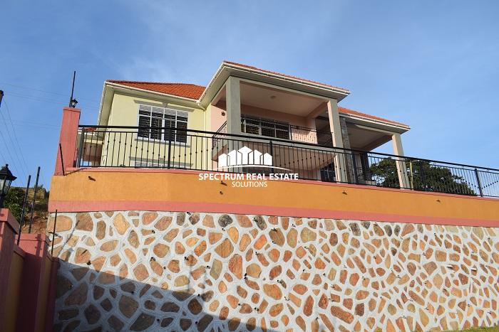 5 BEDROOMS HOUSE FOR SALE IN BWEBAJJA AKRIGHT- ENTEBBE ROAD