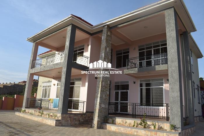 5 BEDROOMS HOUSE FOR SALE IN BWEBAJJA AKRIGHT- ENTEBBE ROAD