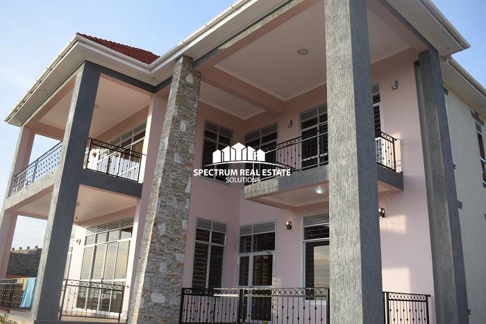 5 BEDROOMS HOUSE FOR SALE IN BWEBAJJA AKRIGHT- ENTEBBE ROAD