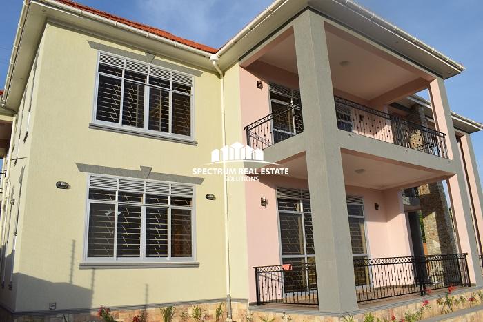 5 BEDROOMS HOUSE FOR SALE IN BWEBAJJA AKRIGHT- ENTEBBE ROAD