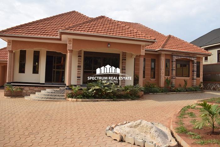 HOUSE FOR SALE IN BUWATE UGANDA