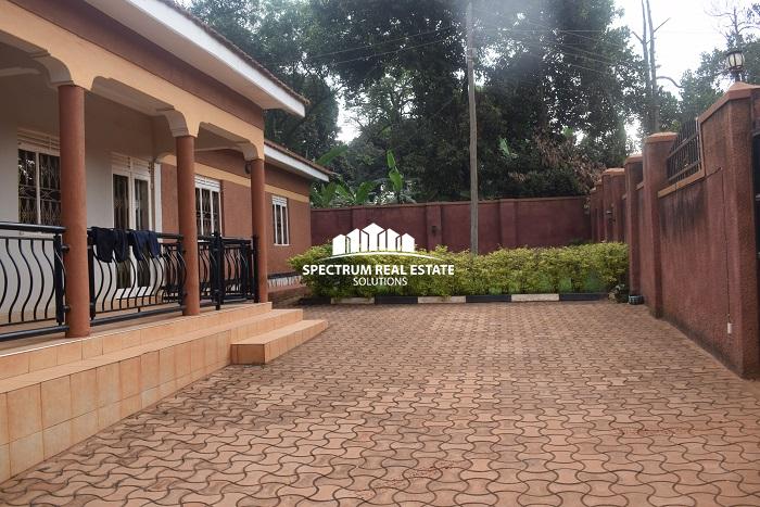 HOUSE FOR SALE IN KIWATULE,UGANDA