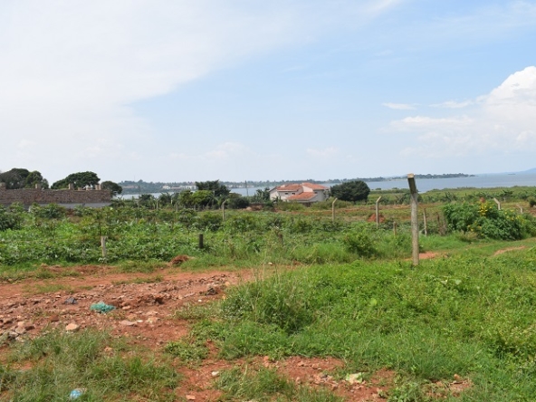 Land-for-sale-on-Entebbe-road-Kawuku