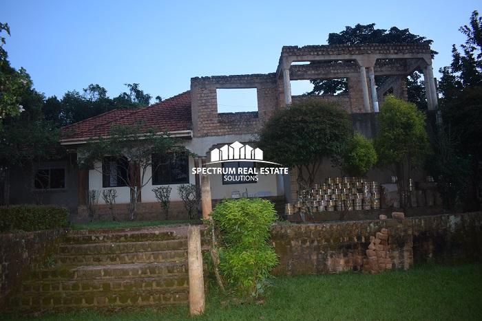 unfinished house for sale in Kiwatule Kampala, Uganda