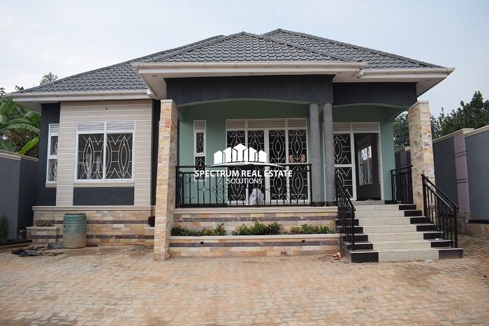 This cheap house for sale on Entebbe road Kitende, Uganda