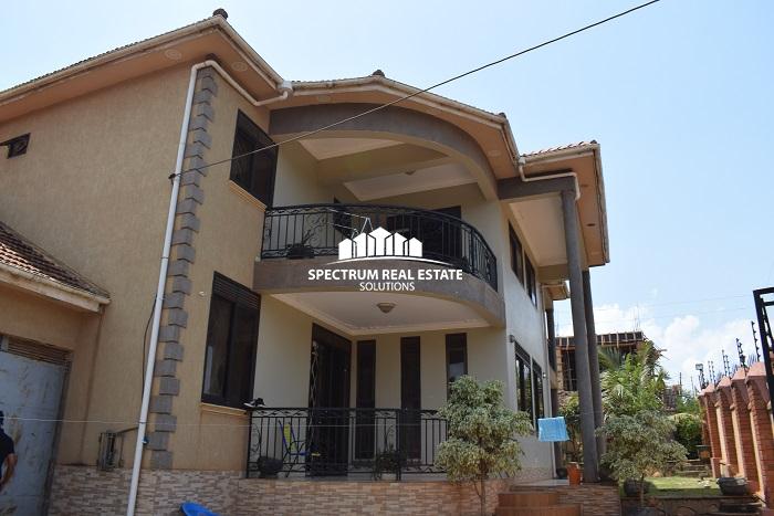 This house for quick sale in Munyonyo Kampala Uganda