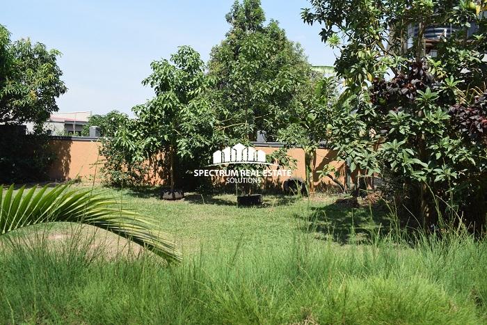This 5 Bedrooms House for sale in Munonyo Kampala,Uganda