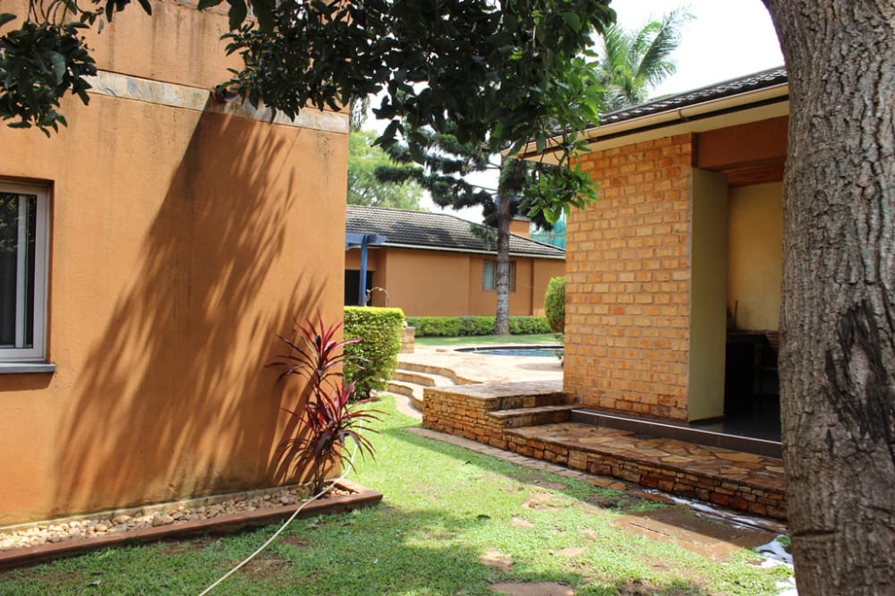 House with swimming pool for sale in Bunga Kampala