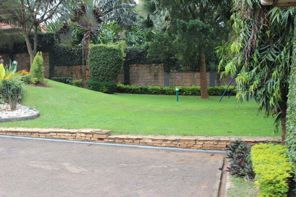 House with swimming pool for sale in Bunga Kampala