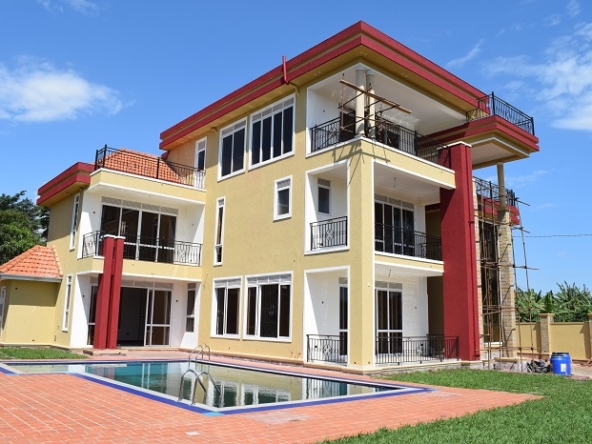 House with a swimming pool for sale in Munyonyo Kampala 
