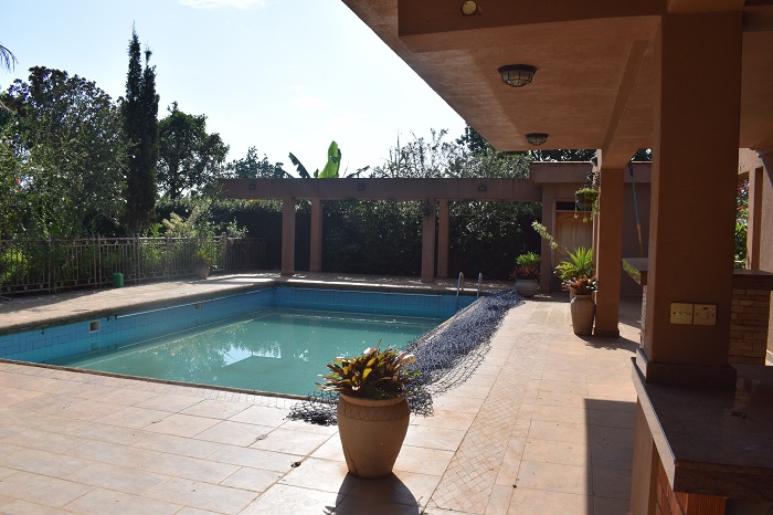 House with swimming pool for sale in Bunga Kampala