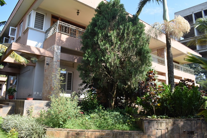 House with swimming pool for sale in Bunga Kampala