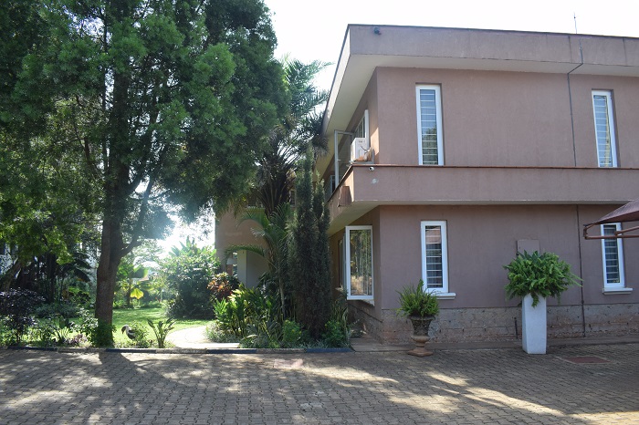 House with swimming pool for sale in Bunga Kampala