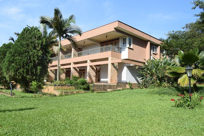 House with swimming pool for sale in Bunga Kampala