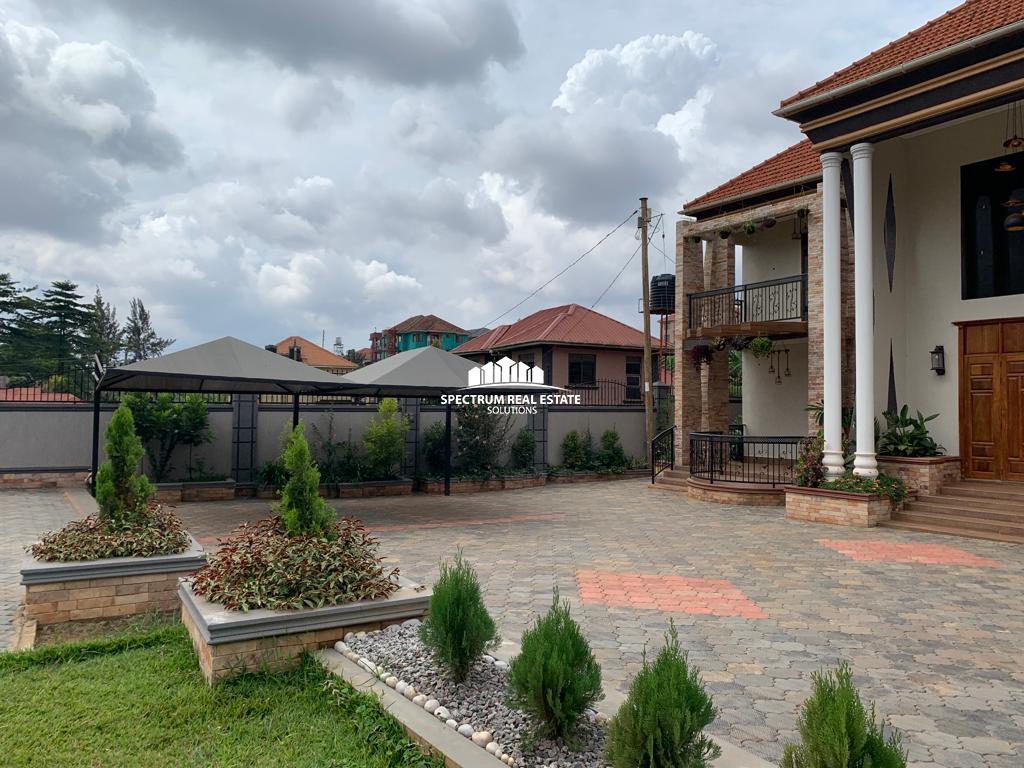 HOUSE FOR SALE IN KYANJA-KAMPALA