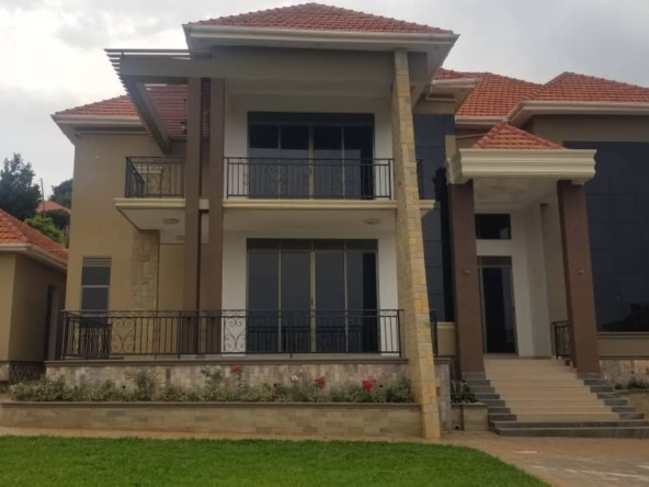 This House for sale in Akright Bwebajja Kampala