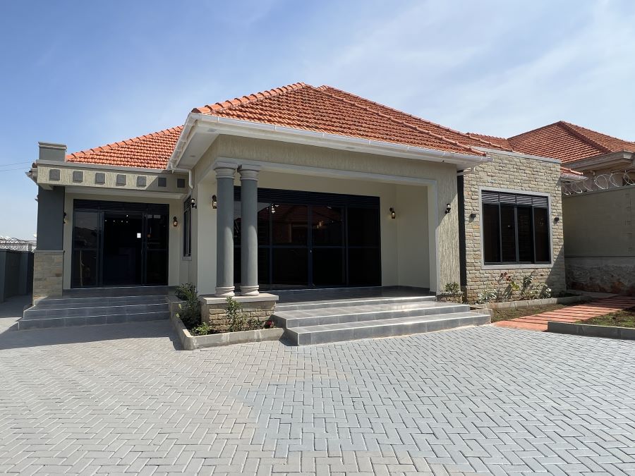 HOUSE FOR SALE AKRIGHT ENTEBBE ROAD