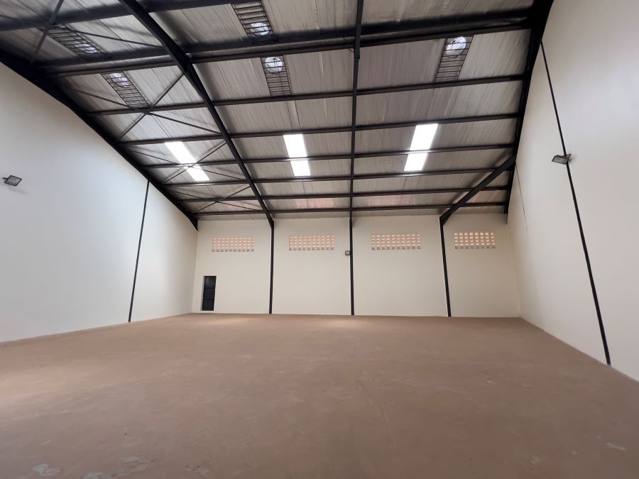 WAREHOUSE TO LET IN BWAISE KAMPALA