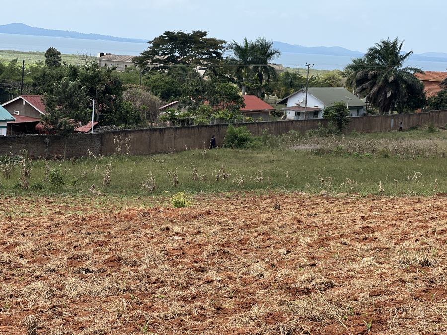 LAND FOR SALE ENTEBBE ROAD KAWUKU