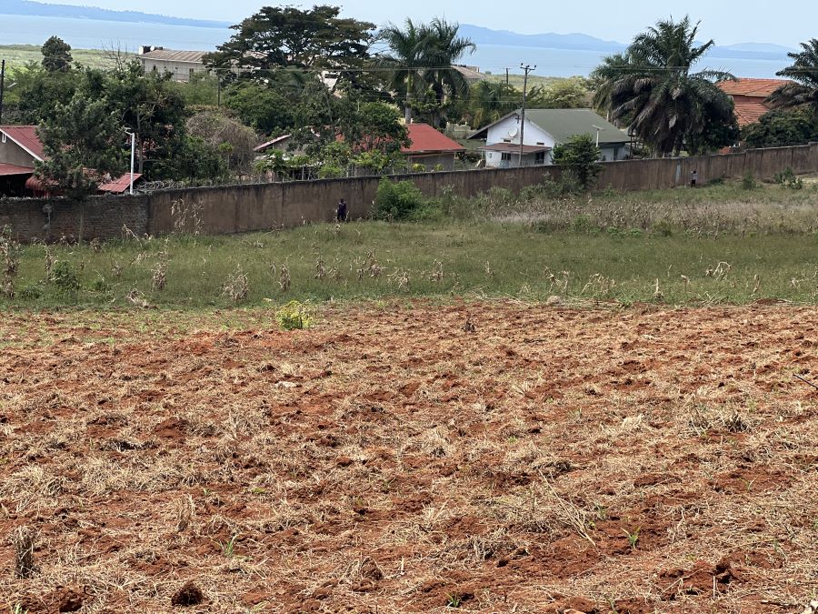 LAND FOR SALE ENTEBBE ROAD KAWUKU