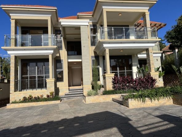 Charming 6 Bedrooms House for sale in Kyanja Kampala