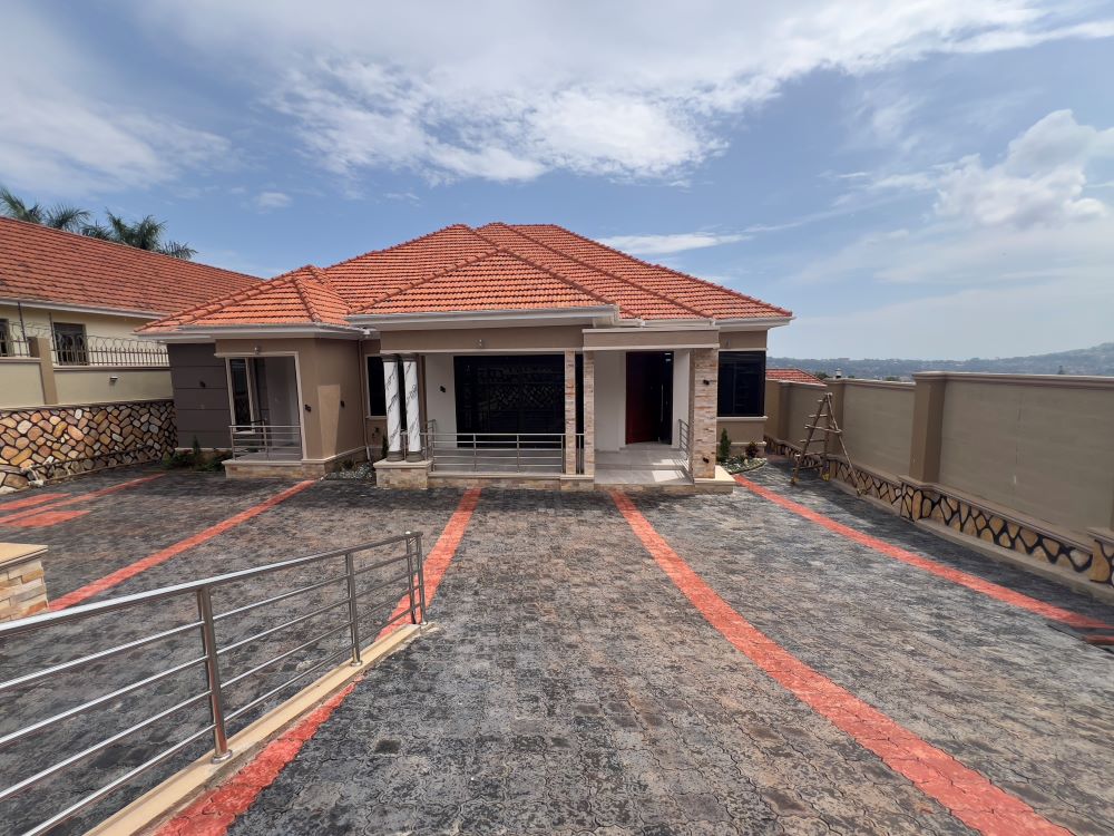 This house for sale in Akright Estate Bwebajja Entebbe road