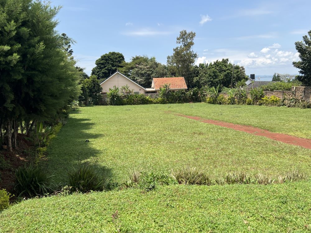 Prime Land for Sale in Nakiwogo, Entebbe Town