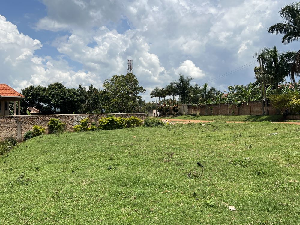 Prime Land for Sale in Nakiwogo, Entebbe Town